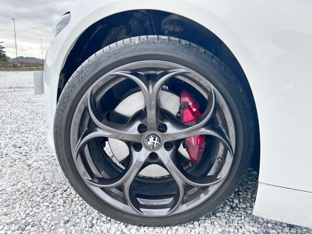 ALFA ROMEO Giulia 2023 - Giulia 2.2 t Competizione Q4 210cv auto