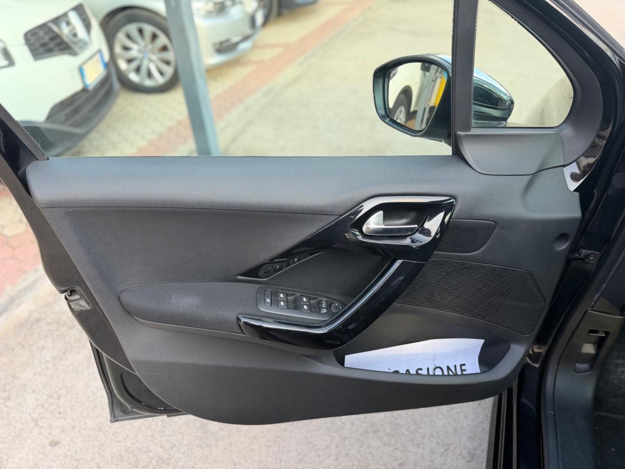 Peugeot 208 82cv 5 porte Allure Km Certificati