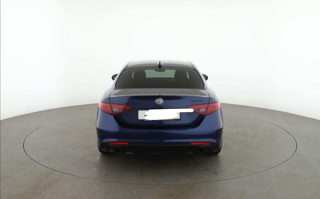 Alfa Romeo Giulia 2.2 Turbodiesel 150 CV Business Launch Edition