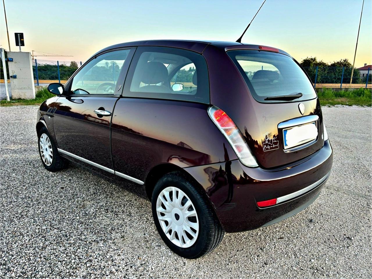Lancia Ypsilon 1.3 MJT 90 CV Platino