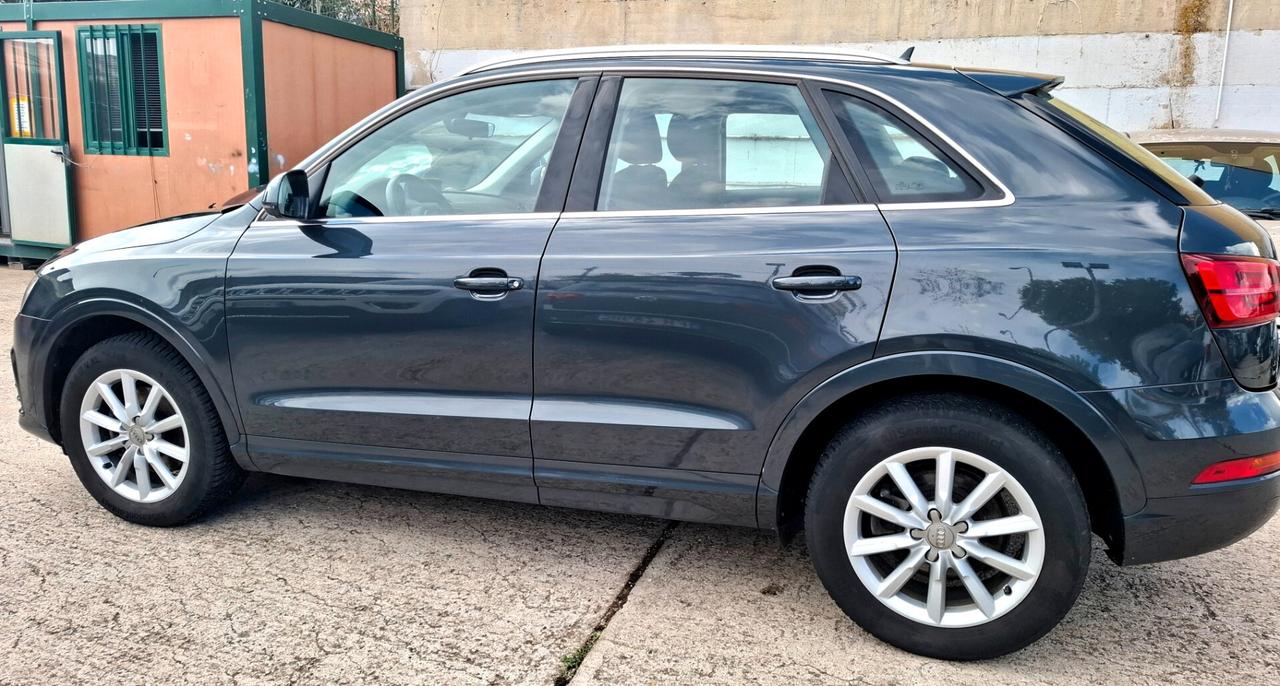 Audi Q3 2.0 TDI 120 CV Business