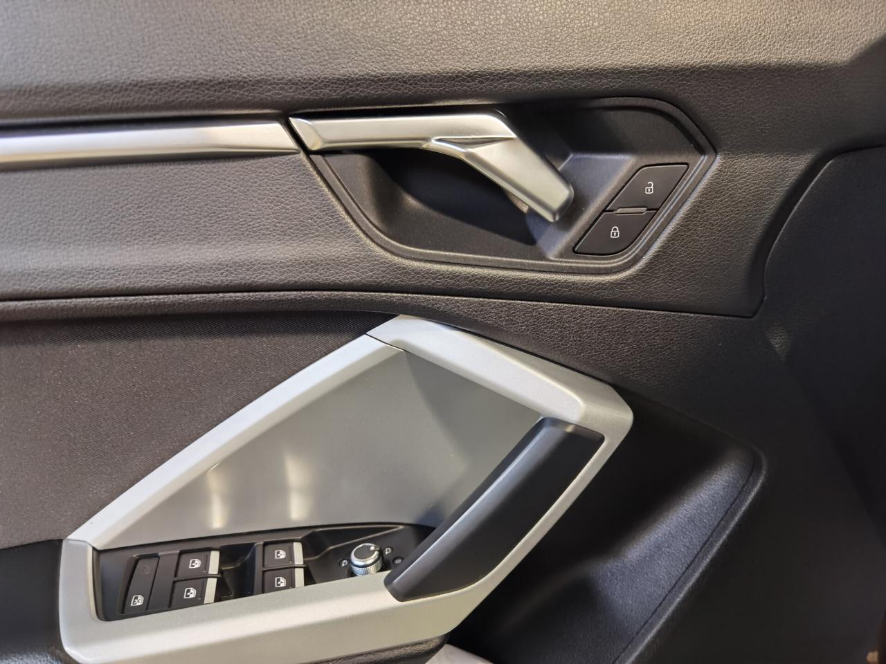 Audi Q3 35 TDI S tronic Business Sport