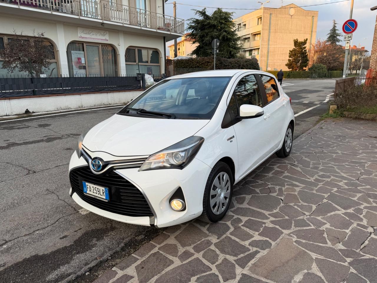 Toyota Yaris 1.5 Hybrid 5 porte Active
