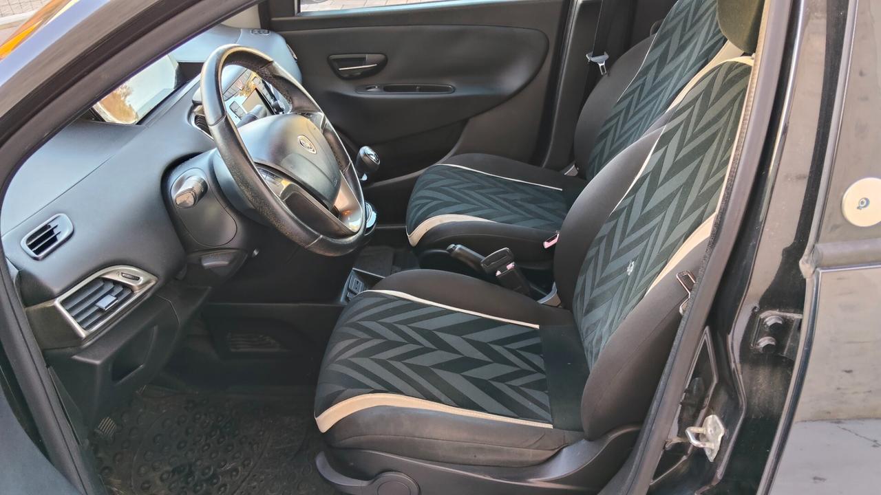 Lancia Ypsilon 2016 1.2 GPL