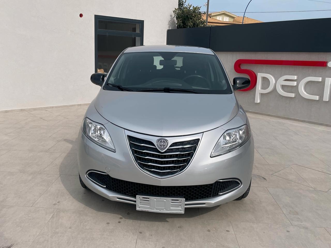 Lancia Ypsilon 1.2 69 CV 5 porte S&S Silver