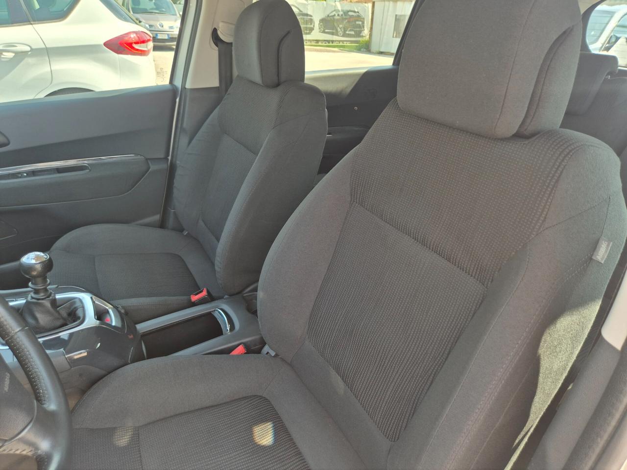 Peugeot 5008 1.6 HDi 115CV Active