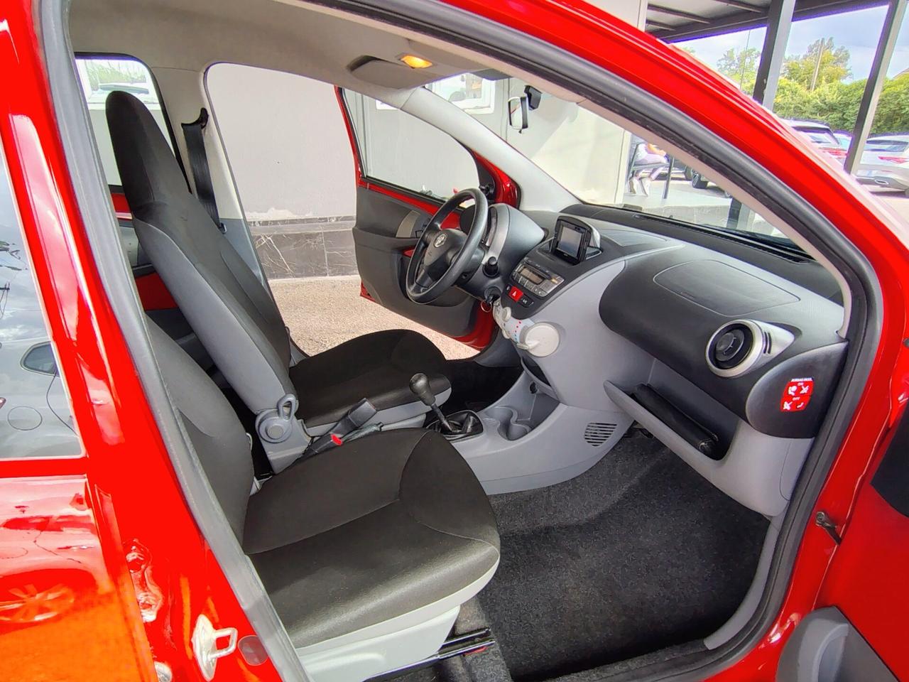 Toyota Aygo 1.0 12V VVT-i 5 porte Deep Ocean Connect
