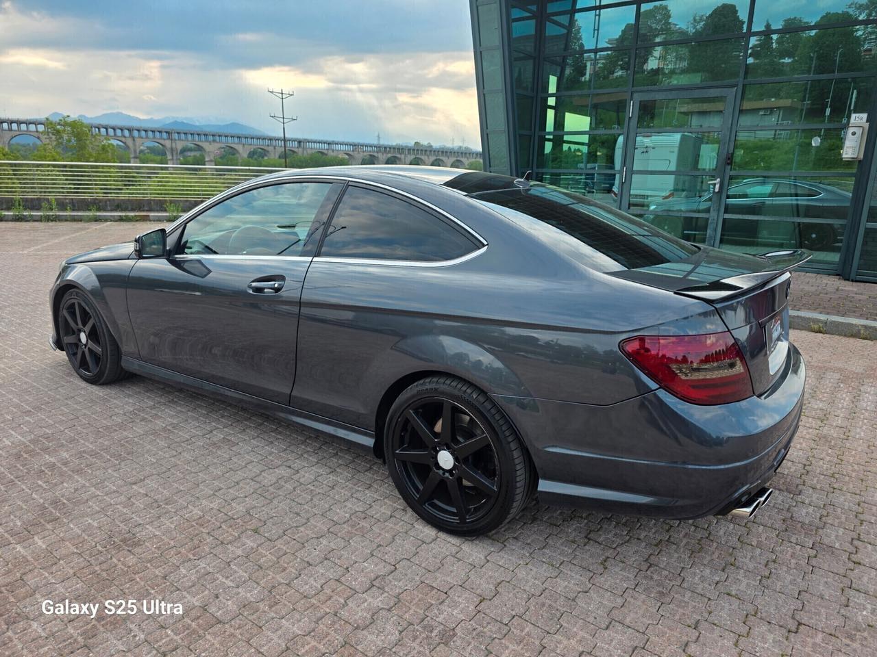 Mercedes C220 coupe AMG valutiamo usato /scambio