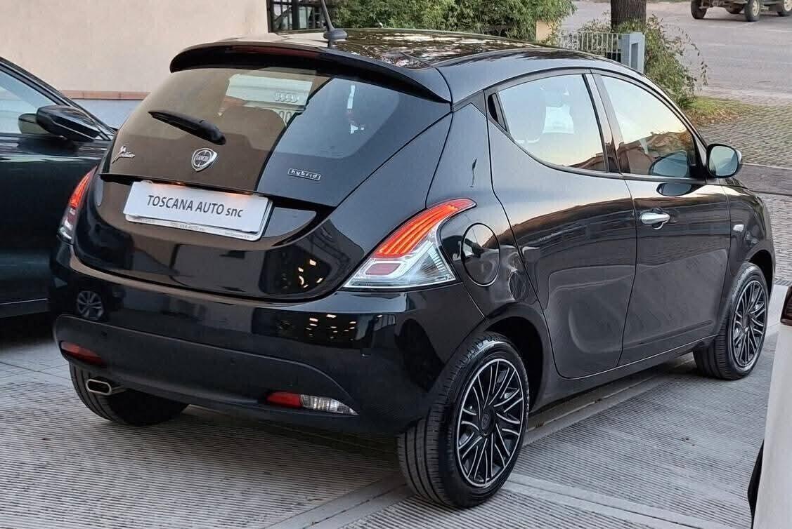 Lancia Ypsilon 1.0 hybrid gold plus full optional
