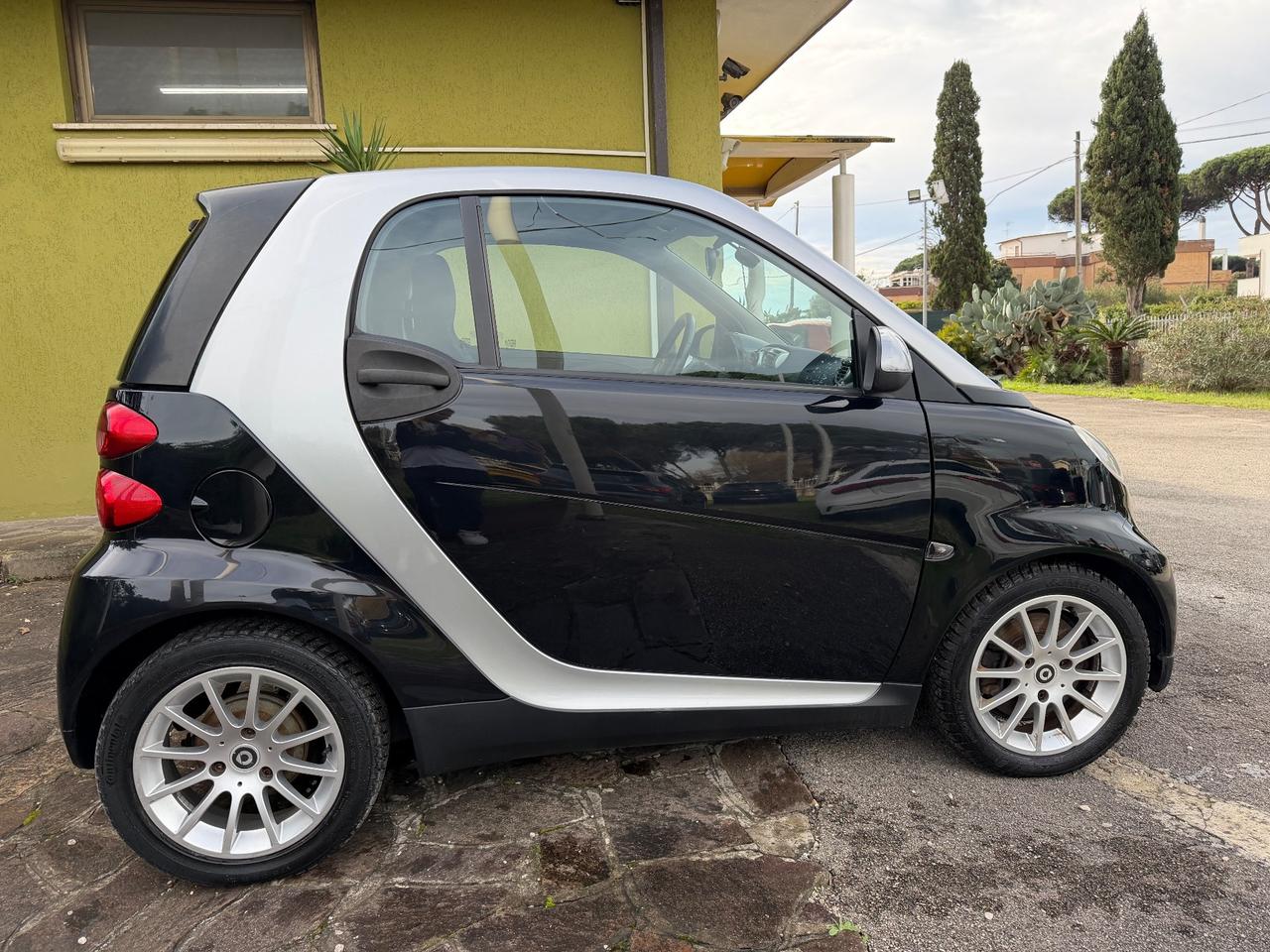 Smart ForTwo 1000 45 kW MHD coupé pure