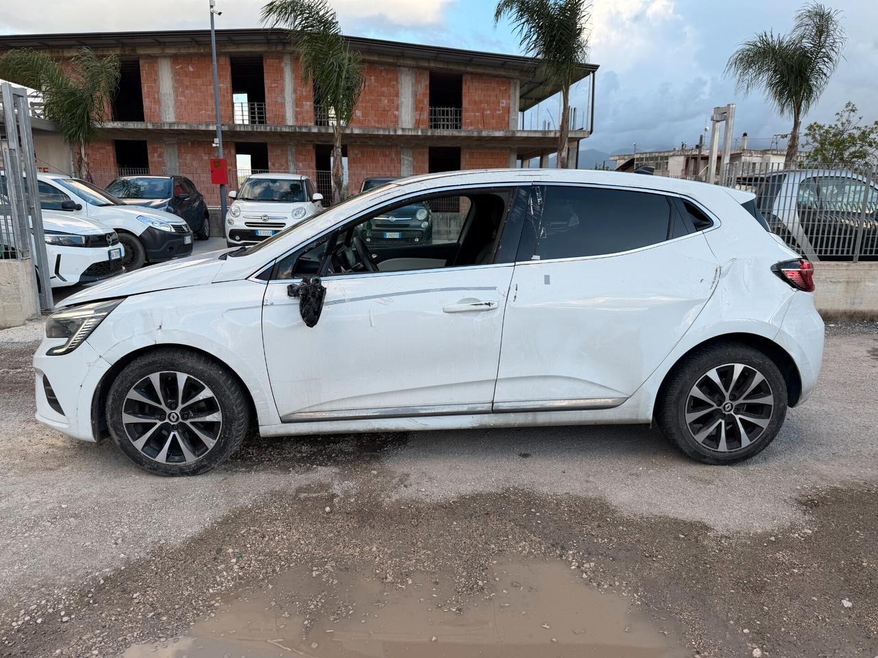 RENAULT CLIO 2023 1.0 BENZINA/GPL 101 CV *SINISTRATA