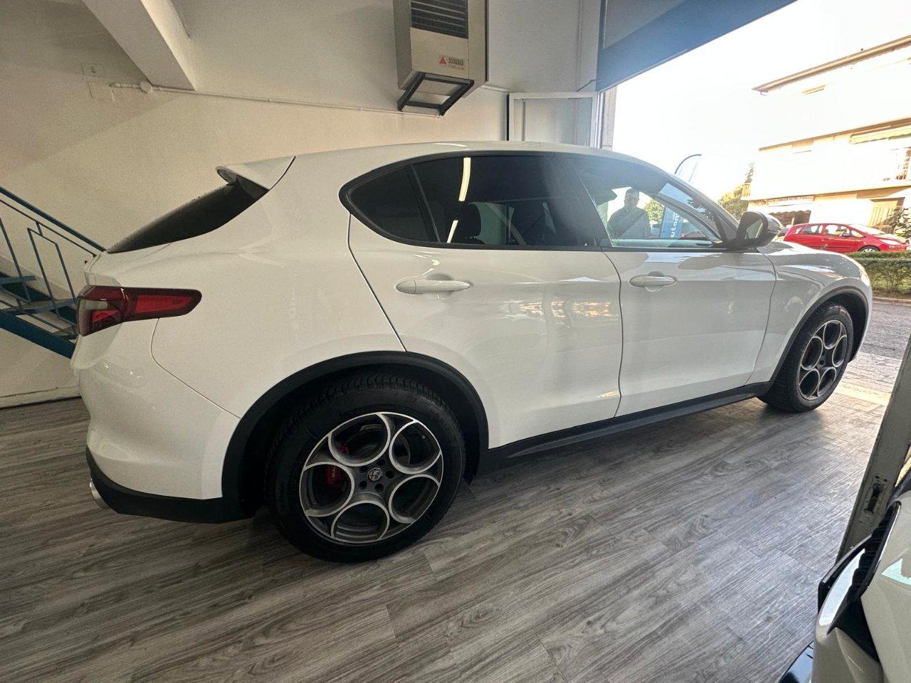 Alfa Romeo Stelvio 2.2 t Sport Tech rwd 160cv auto