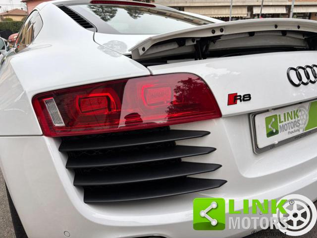 AUDI R8 4.2 V8 FSI quattro R tronic