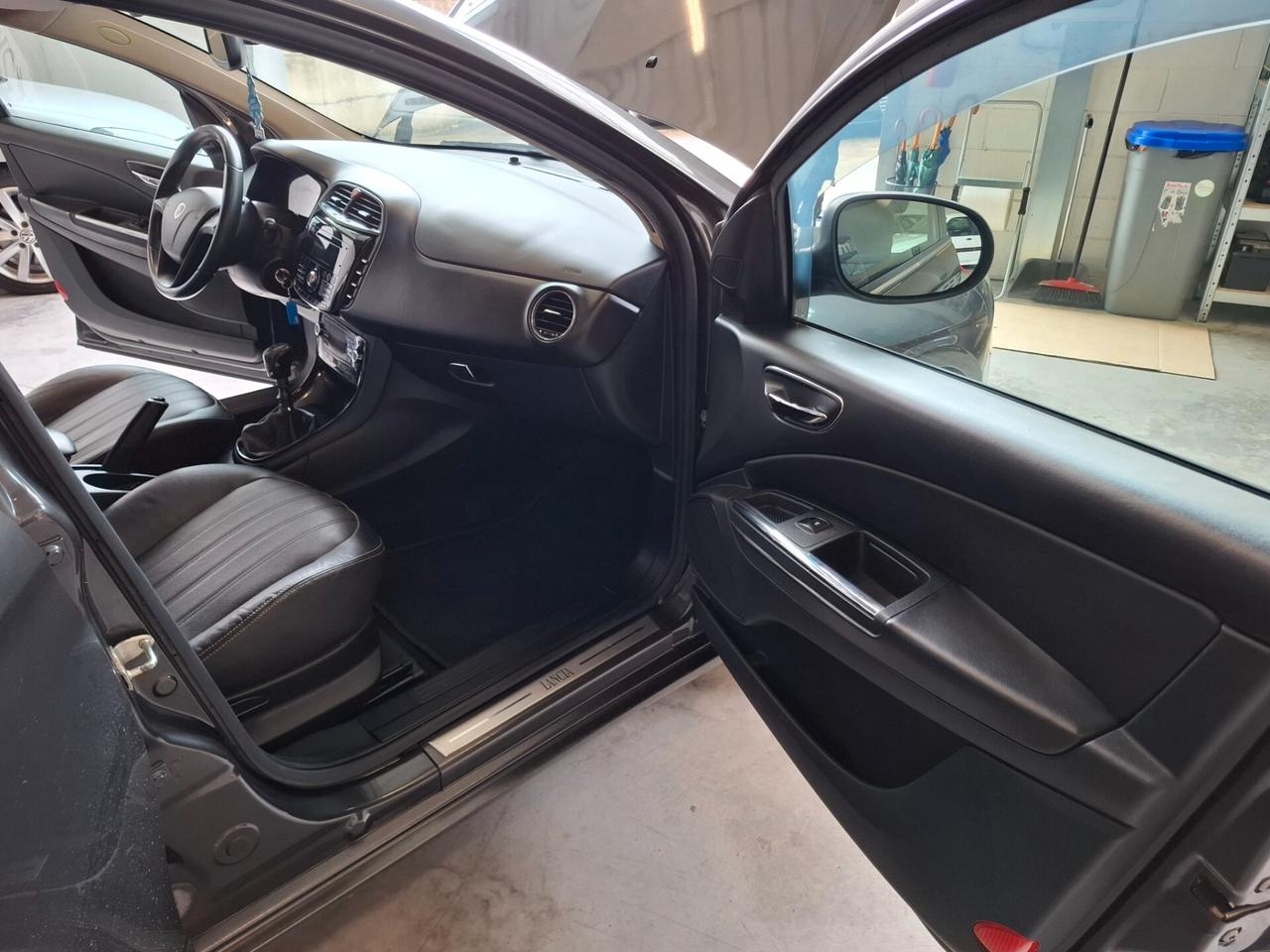 Lancia Delta 1.6 MJT DPF Gold