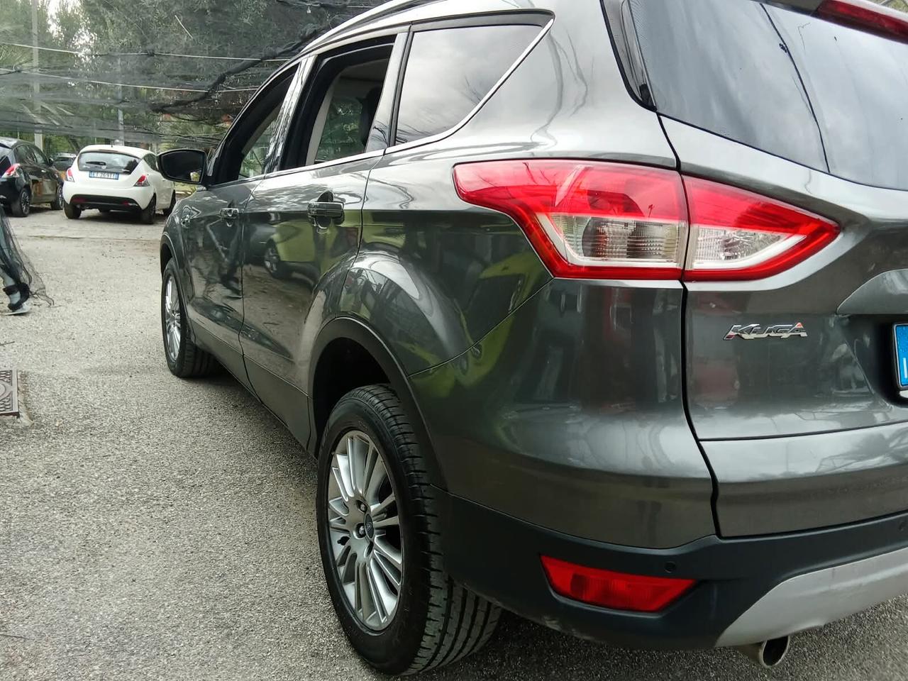 Ford Kuga 2.0 TDCI 140 CV 4WD Titanium