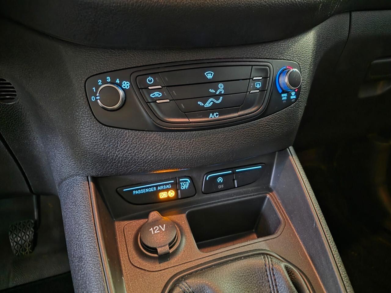 Ford Transit Courier furgone autocarro N1 2posti volume variabile