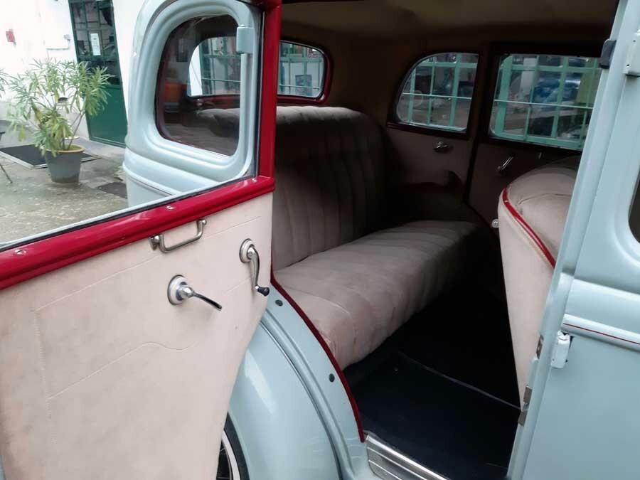 Ford Model B Sedan – 1933