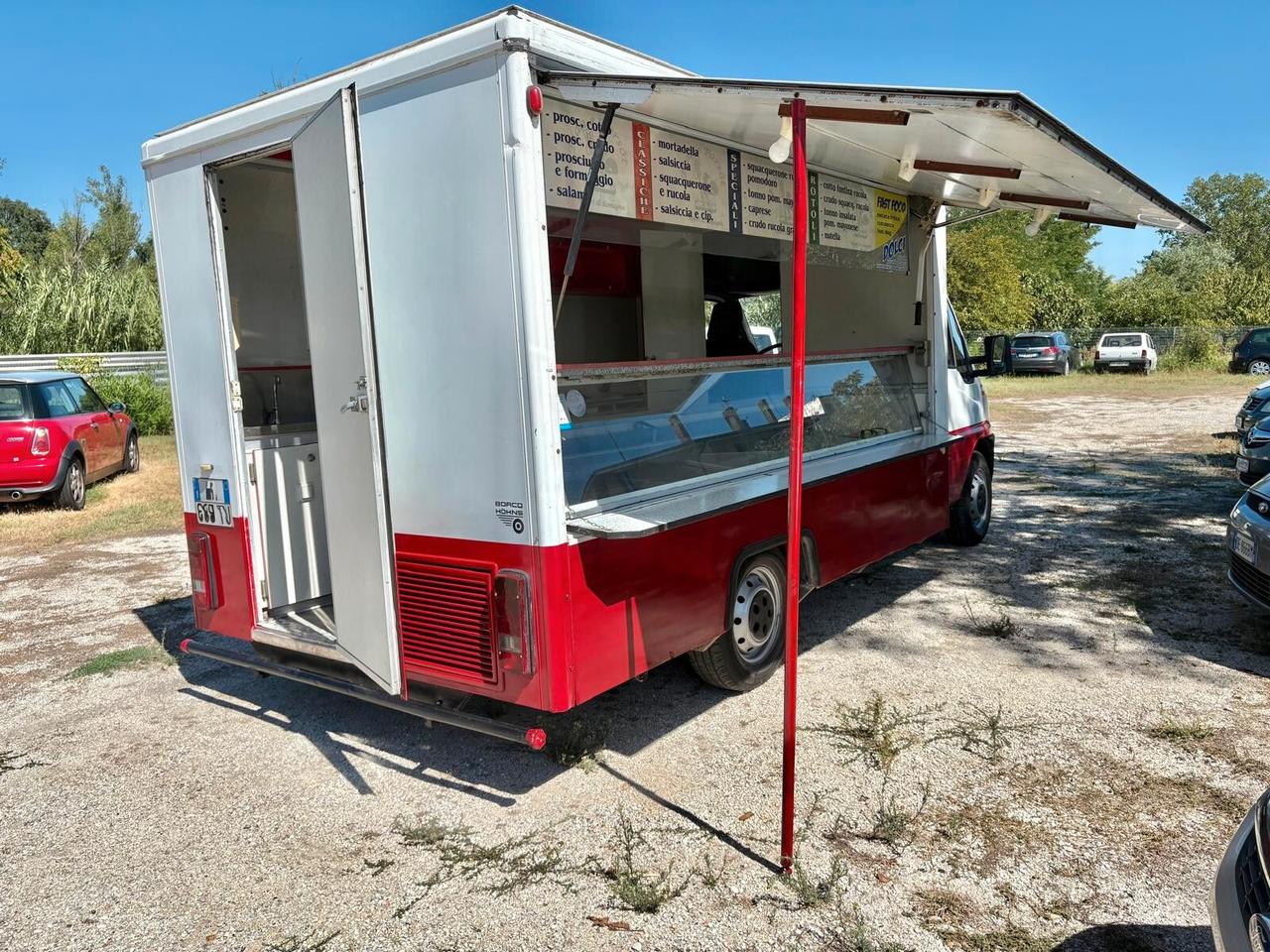 FIAT DUCATO FOOD-TRUCK Diesel 2500 CV 84 Km 195.800 certificati