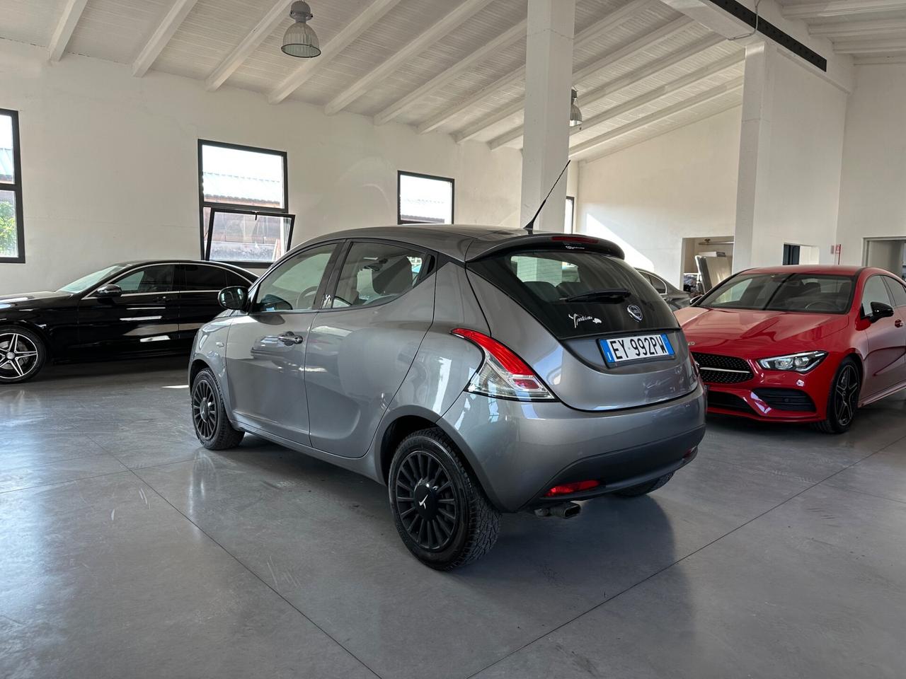 Lancia Ypsilon 1.2 69 CV 5 porte Gold