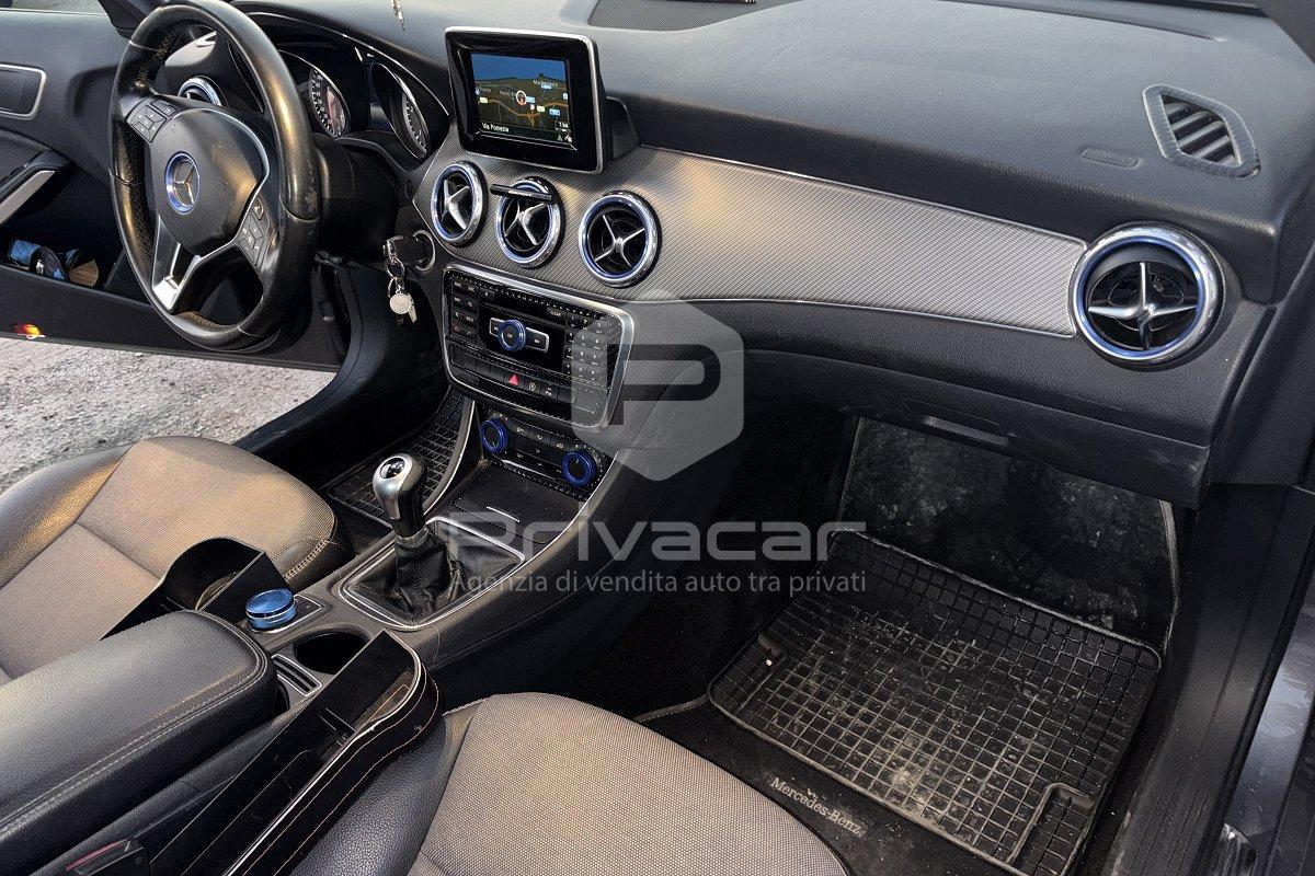 MERCEDES GLA 180 d Automatic Premium