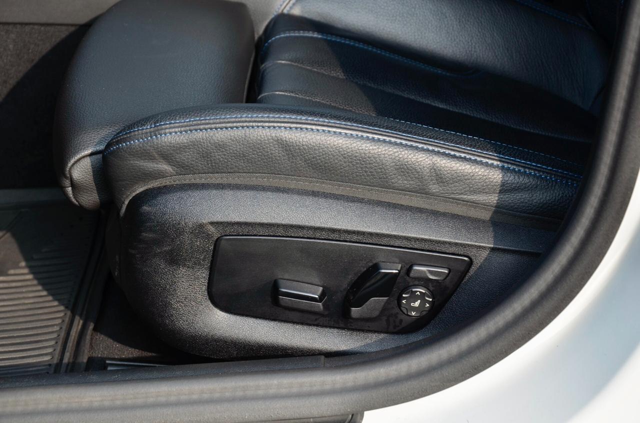 BMW 540d TOURING MHEV 48V XDRIVE MSPORT 340cv AUT, UNICOPROPRIETARIO, GARANZIA BMW, PACCHETTO MANUTENZIONE, UFF ITALIANA, FULL LED, RETROCAMERA, 20", PERMUTE