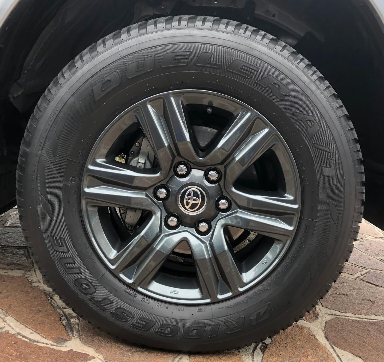 Toyota Hilux 2.4 D-4D 4WD 2 porte 4posti Extra Cab Lounge