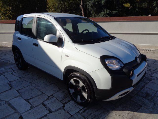 FIAT Panda 1000 HYBRID CITY CROSS PLUS 70CV CARPLAY CLIMAUTO