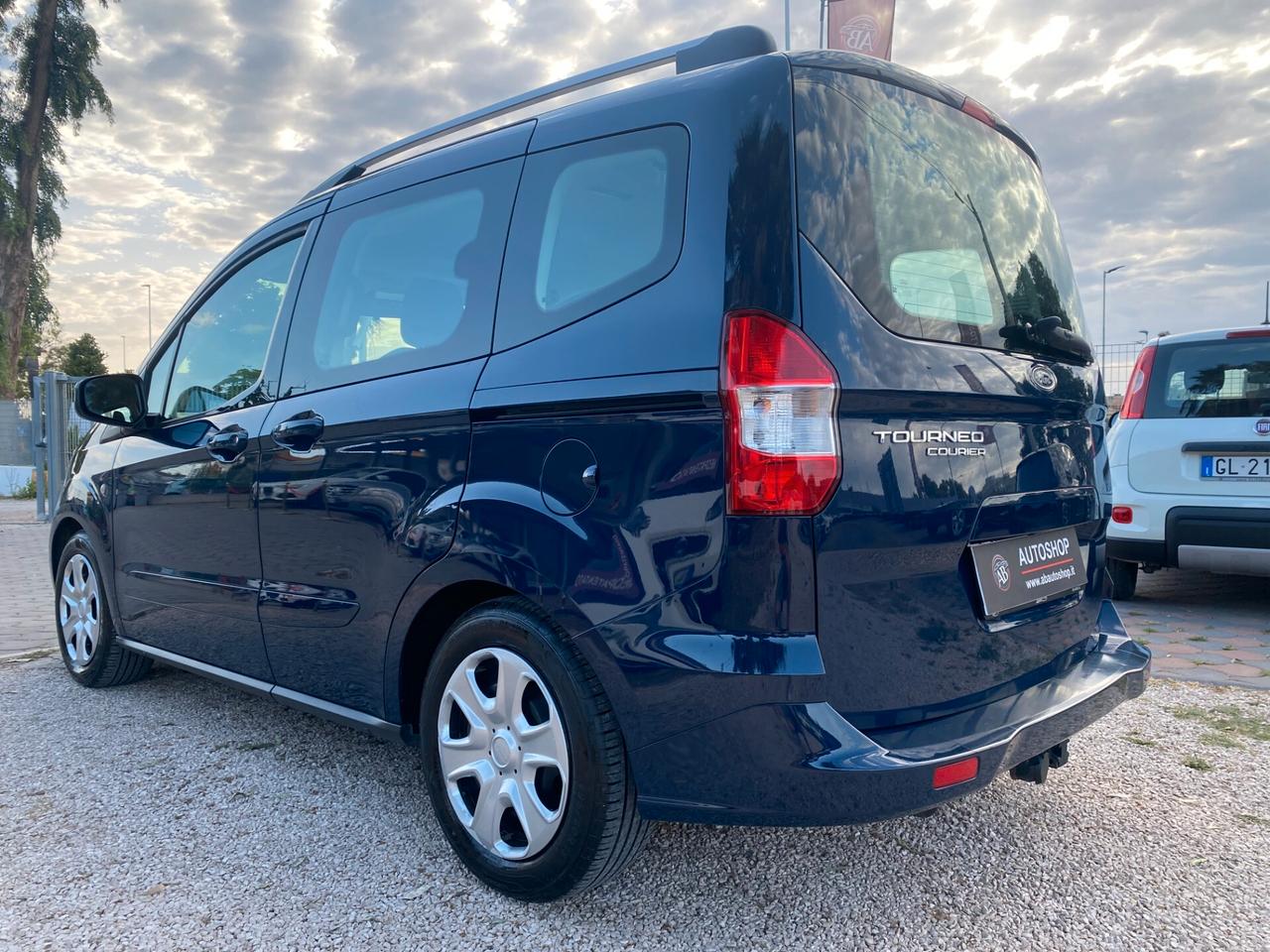 FORD - Tourneo Courier - Courier 1.5 TDCI 75 CV Titanium - GANCIO TRAINO - PERMUTE - FINANZIABILE