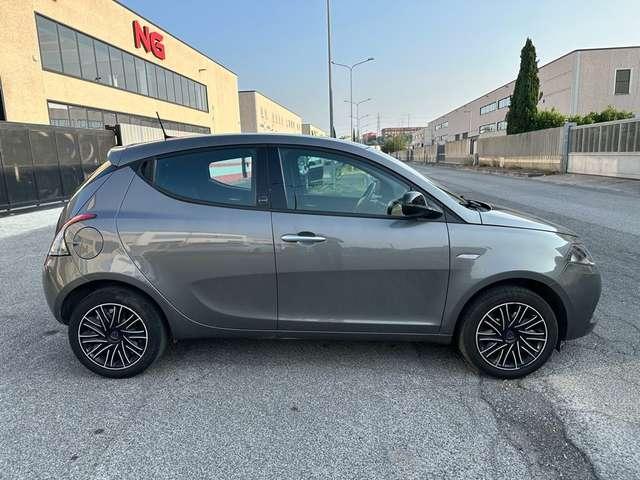 Lancia Ypsilon 1.0 FireFly 5porte S&S Hybrid Gold