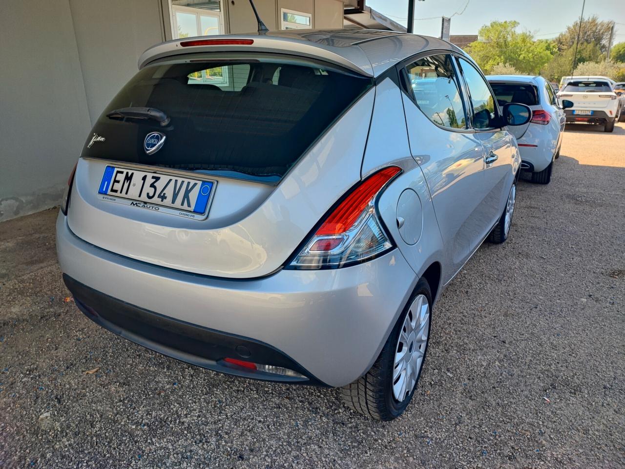 Lancia Ypsilon 1.2 69 CV Unyca