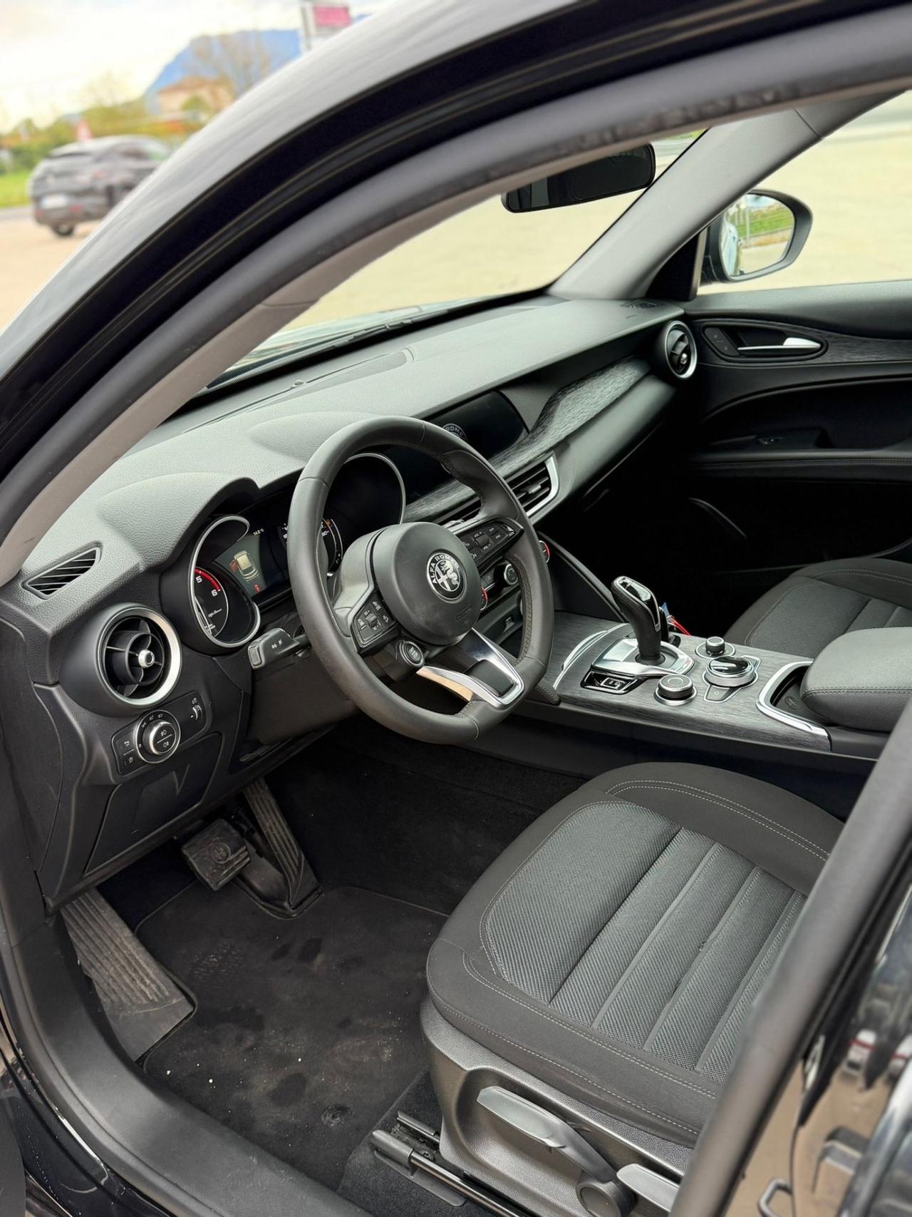 Alfa Romeo Stelvio 2.2 Turbodiesel 160 CV AT8 RWD Business