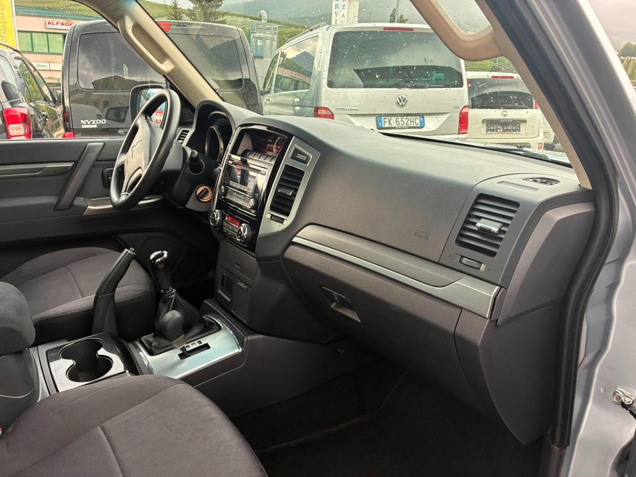 Mitsubishi Pajero 3.2 DI-D 3PORTE GANCIO TRAINO - MANUALE