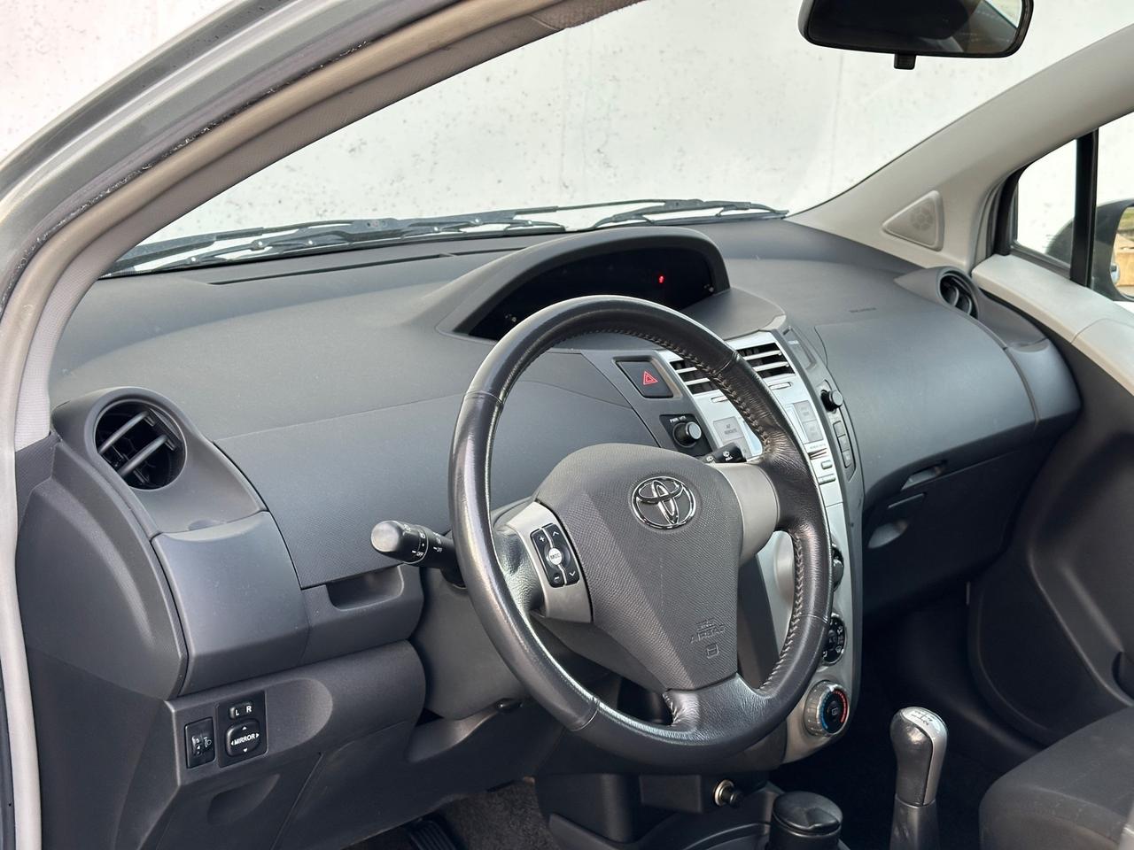 Toyota Yaris 1.0 5 porte Sol