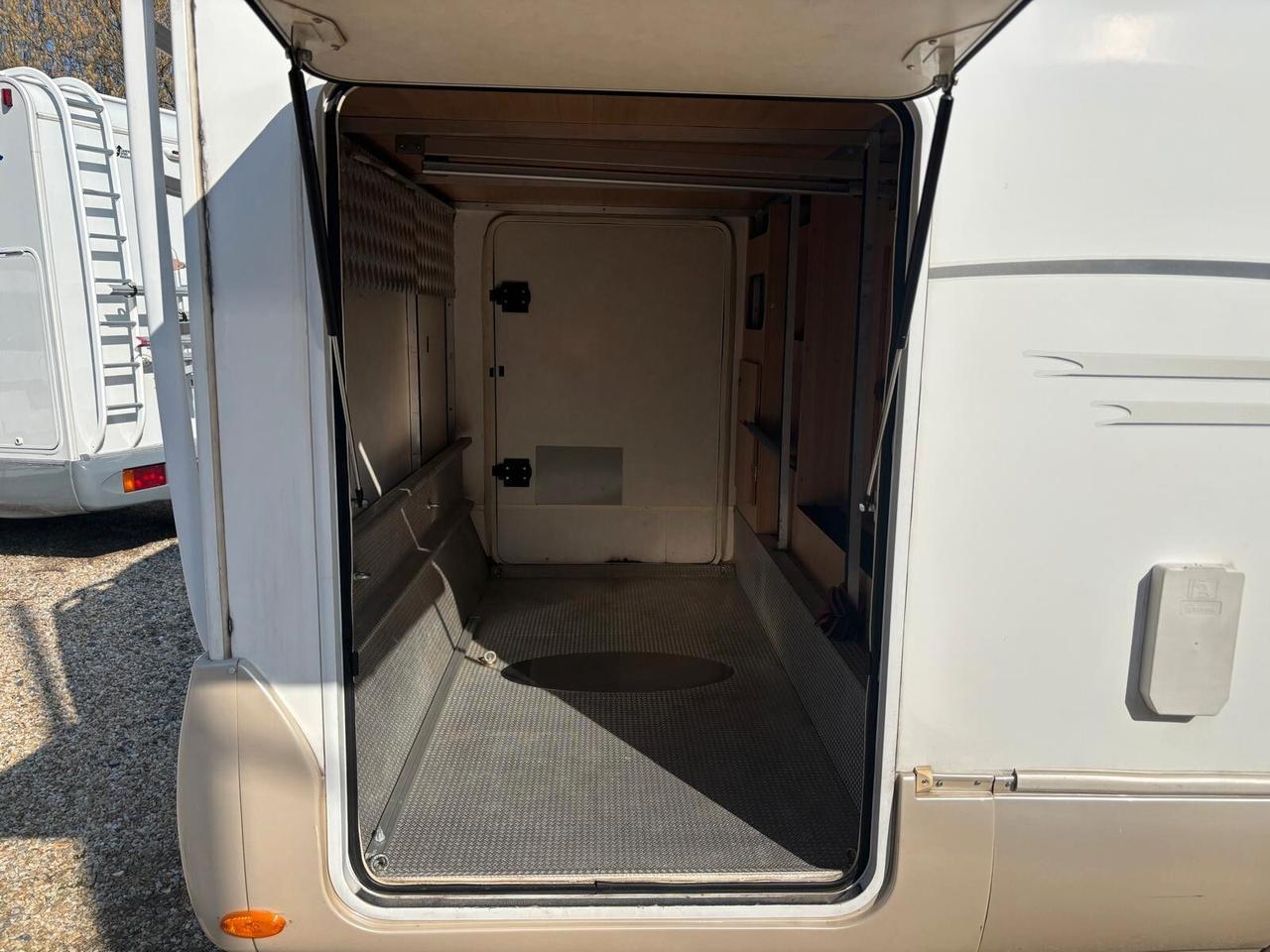 Kentucky Estro 4 G camper