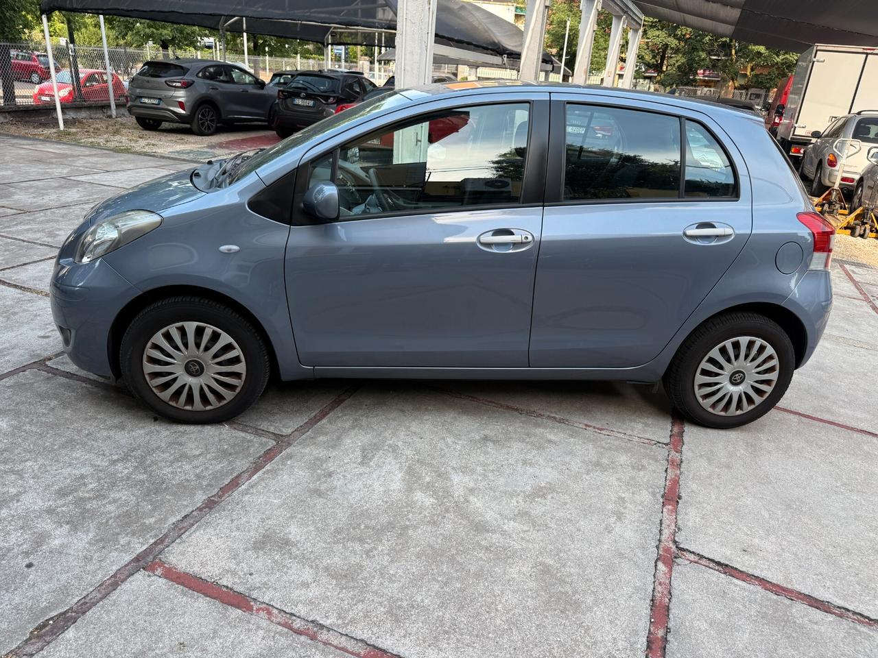 Toyota Yaris 1.0 5 porte Sol OK NEOPATENTATI