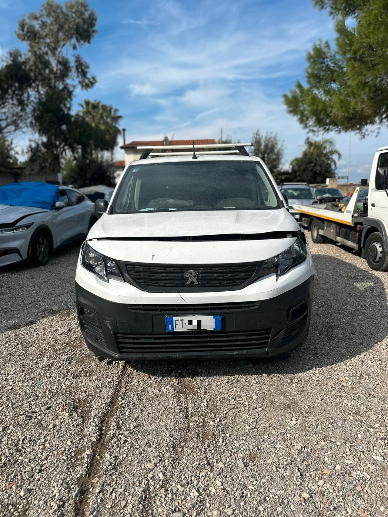 Peugeot Partner BlueHDi 100 S&S PL Furgone sinistrato incidentato