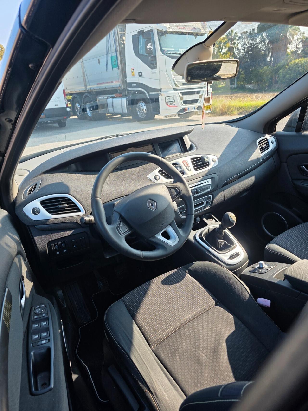 Renault Scenic Scénic X-Mod Terza Serie 1.5 dCi 110CV Luxe,sensori, retrocamera,navigatore,clima,bizona,freno elettronico