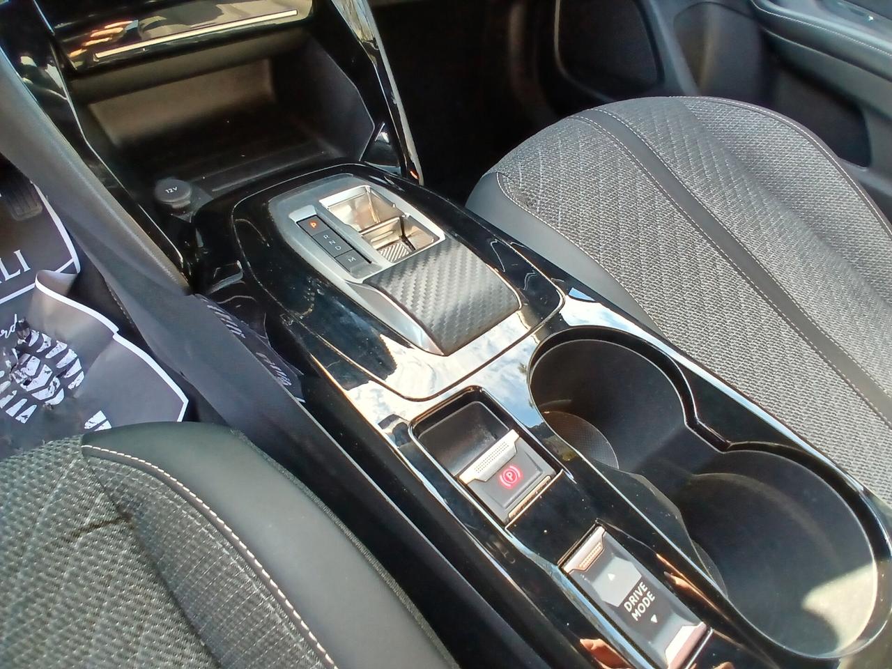 Peugeot 2008 Hybrid 145 e-DCS6 Allure