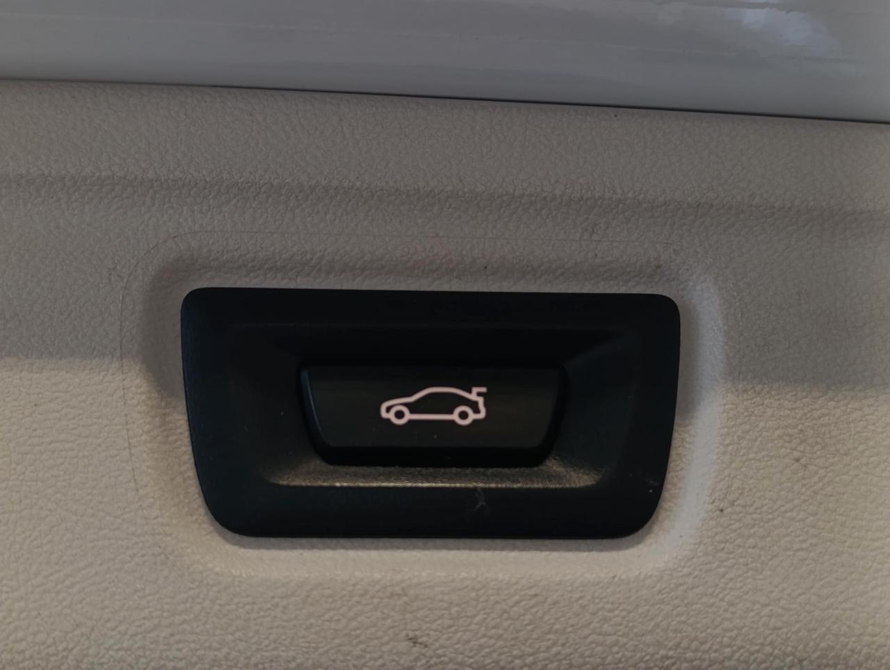 BMW 316 d Touring mhev 48V Business Advantage auto