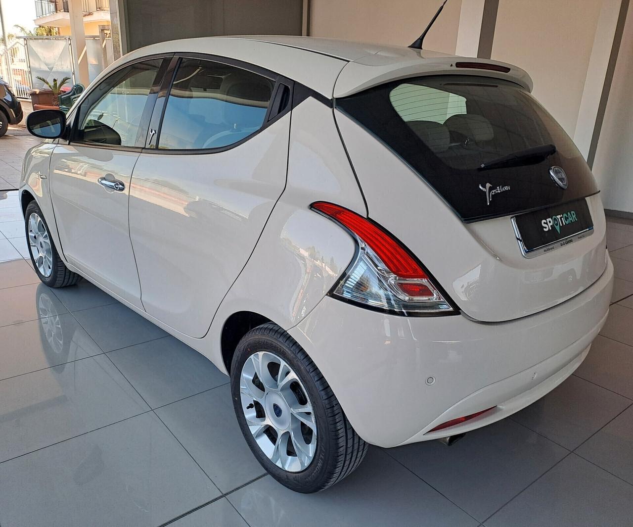 Lancia Ypsilon 1.2 B/GPL 69 CV 5 porte Gold
