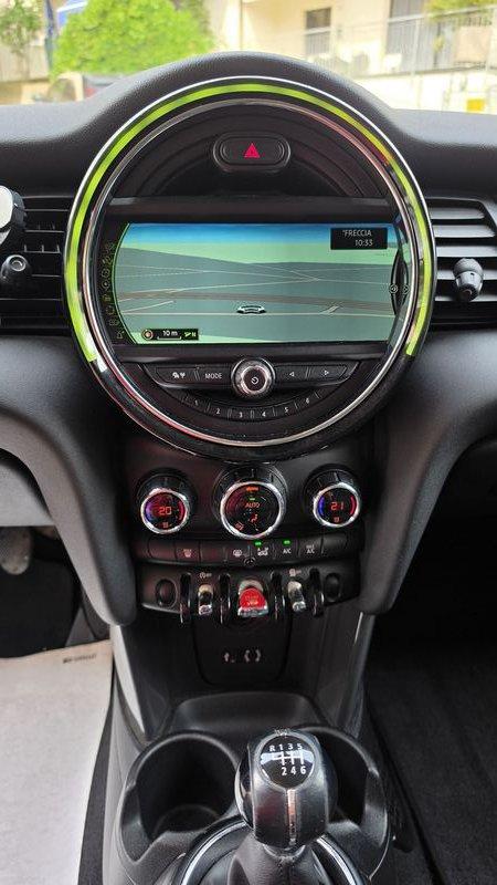 MINI Mini Cooper D LED NAVI HARMAN KARDON PDC