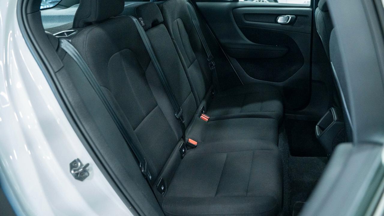 Volvo XC40 2.0 D3 150CV MOMENTUM PRO AUTO NAVI LED FULL OPTIONAL