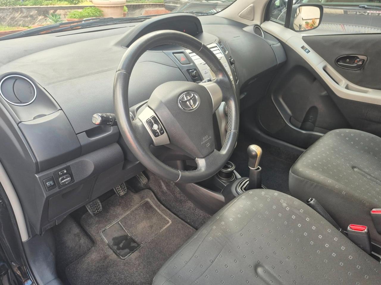 Toyota Yaris 1.0 5 porte Sol