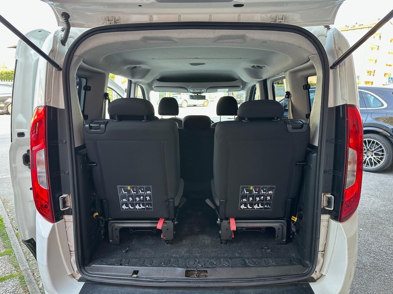 Fiat Doblo 1.6 mjt 16v OK NEOPAT. 7p. GARANZIA PERMUTE