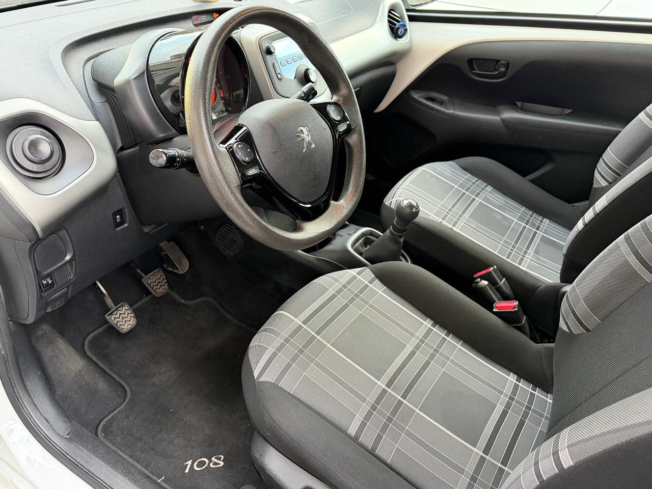 Peugeot 108 1.0 benzina 70cv UNIPRO