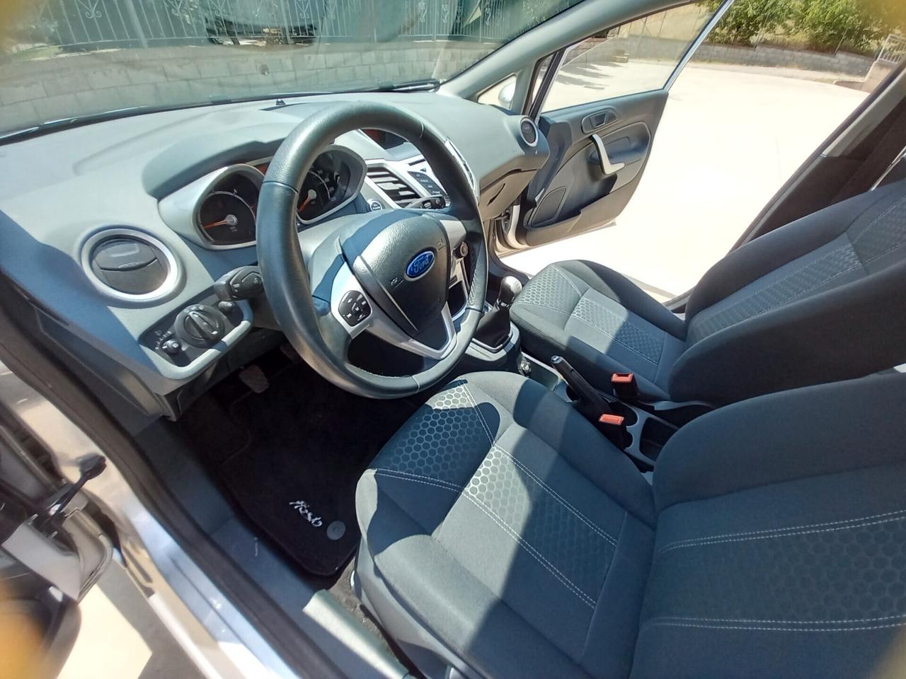Ford Fiesta 1.4 TDCi 5p. Titanium SOLO 60000 KM