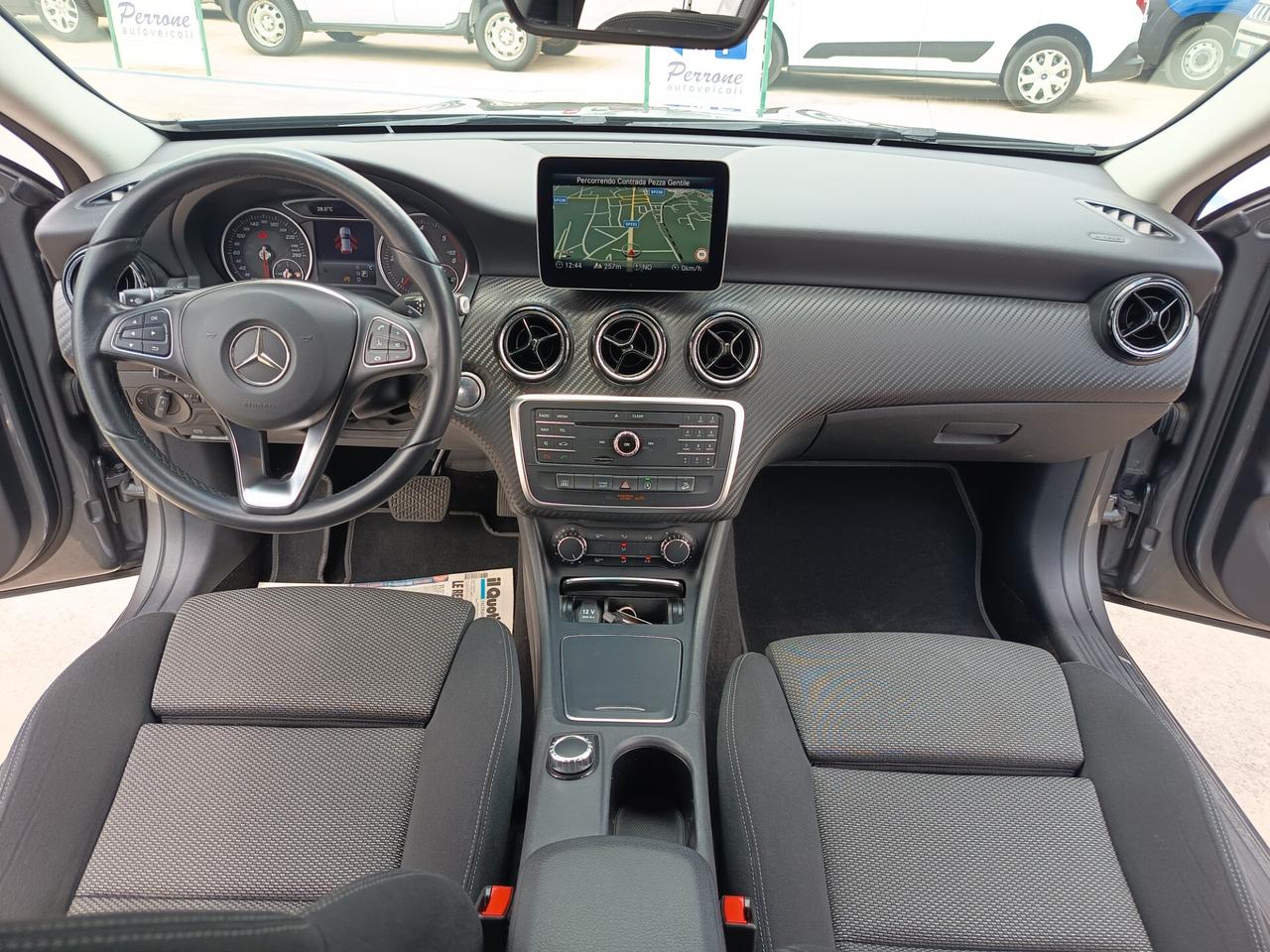 Mercedes-benz GLA 200 d Automatic 4Matic Business