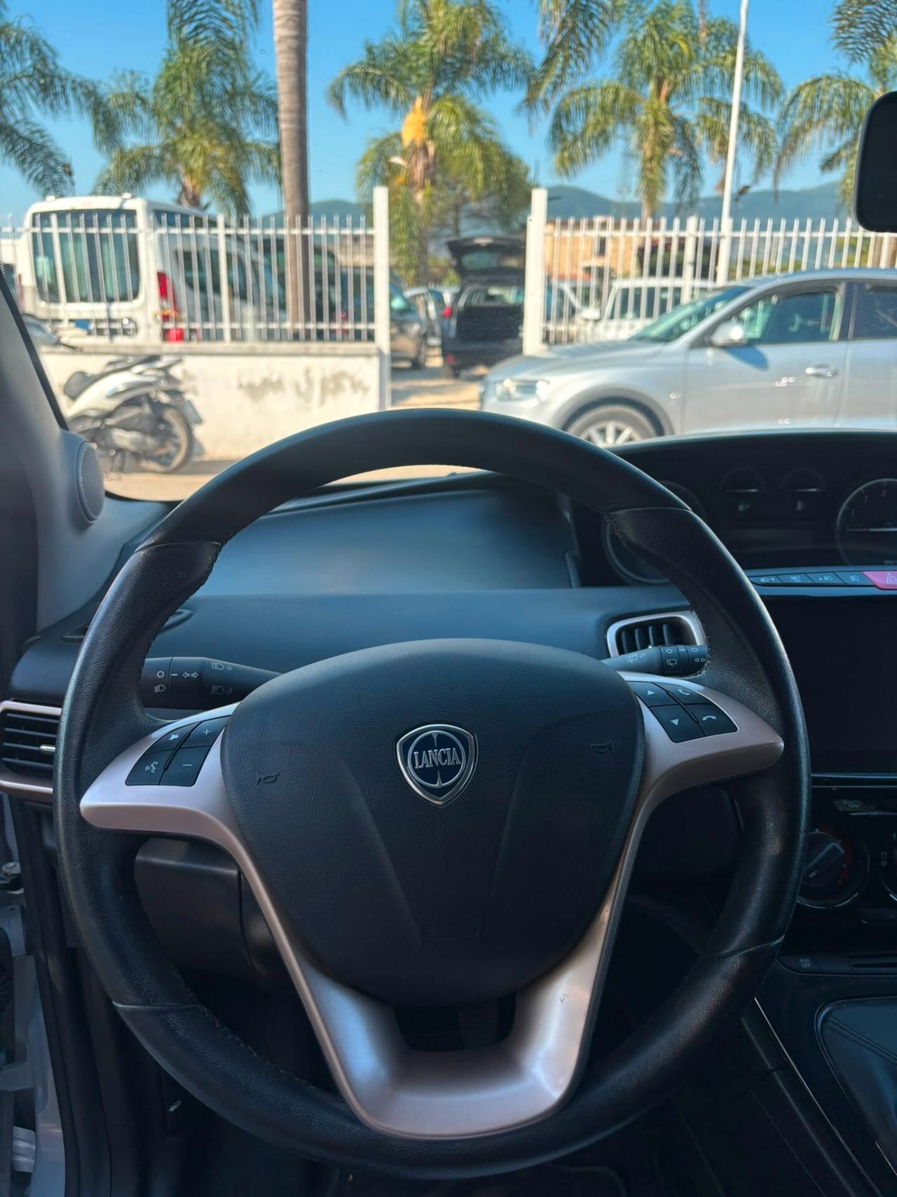 Lancia Ypsilon 1.0 FireFly 5 porte S&S Hybrid Ecochic A. Ferretti