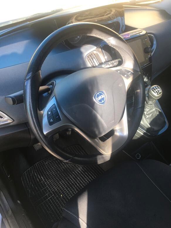 Lancia Ypsilon 1.0 FireFly 5 porte S&S Hybrid Gold