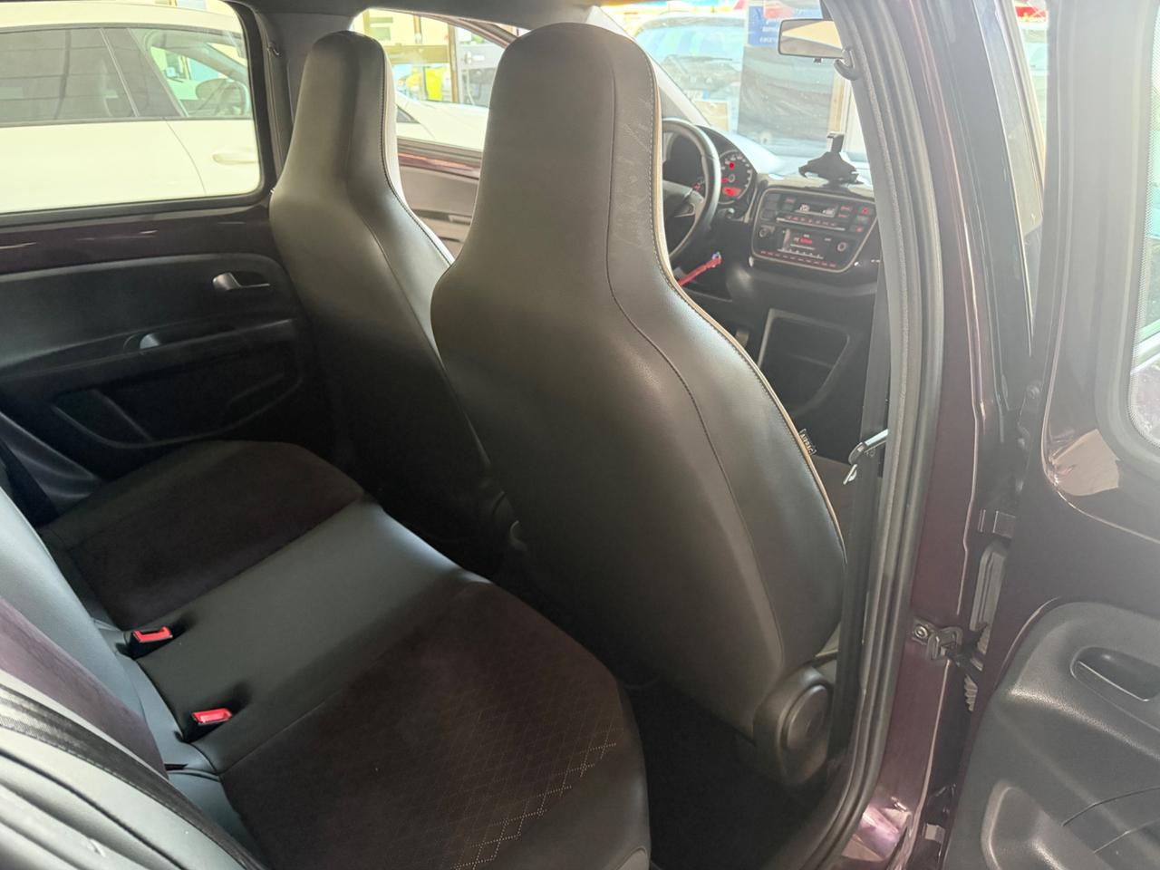 Seat Mii 1.0 5 porte by Cosmopolitan - Nessun vincolo -